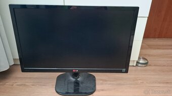 LG Monitor - 2