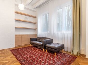 Čerstvo zrekonštruovaný staromestský byt na prenájom - 2