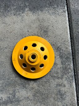 Dewalt krit a kotúč na betón - 2