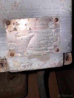 Motor s prevodovkou. - 2
