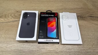 Apple iPhone 16 256GB - 2