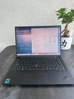 Lenovo ThinkPad X1 Carbon G9 - 2
