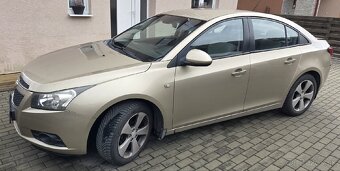 REZERVOVANE Chevrolet Cruze 1,6 benzin, automat - 2
