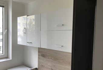 Kuchynská linka s pracovnou doskou a drezom - 2