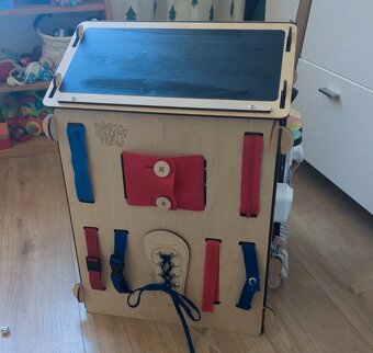 Activity board montessori domcek - 2