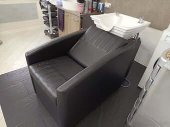 Kadernícke kreslo s umývadlom - 2