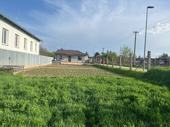 PREDAJ pozemok Drahovce - 2