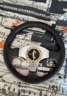 Predam športový volant ... NOVY - 2