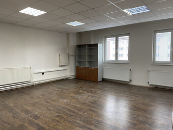 Kancelárske priestory : 73,5 m2, v širšom centre mesta - 2