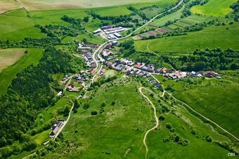 Predaj spoluvlastníckych podielov parciel v obci Oravce - 2