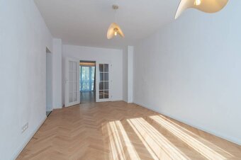 NOVOREKONŠTRUOVANÝ 3 - IZB. TEHLOVÝ BYT,KE - SEVER,PARK OBRA - 2