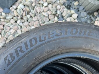 225/60 R17 - 2