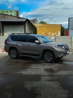 Toyota Landcruiser 150 2023 - 2