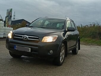 Predám toyota RAV4 4x4 - 2