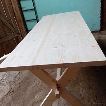 Mäsiarsky stôl - 2