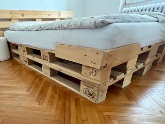 Paletová postel - 2