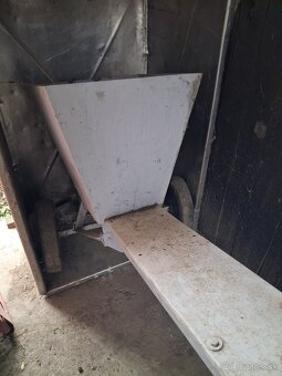 Snekovy  dopravnik - 2