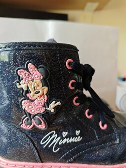 Predám jesenné dievčenské čižmičky micky Maus - 2
