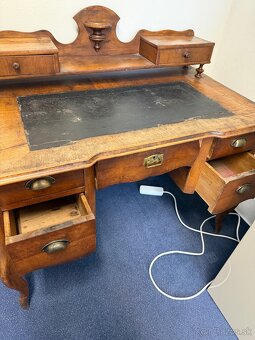 Historický písací stôl - 2