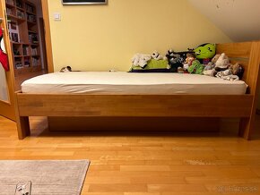 kvalitna postel z masivneho dreva - 2