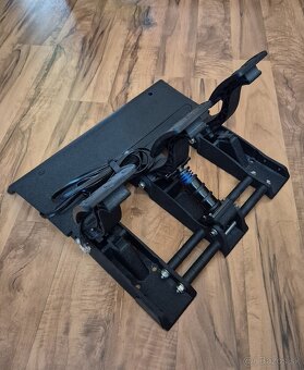 Fanatec CSL Elite v2 pedále - 2