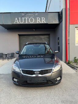 KIA Ceed Combi 1.6 CRDi = 85kW r.v 2012, Top Stav = - 2