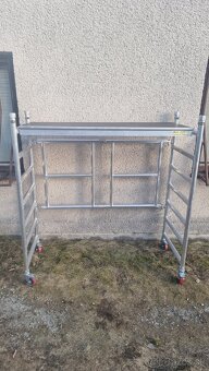Pojazdné hliníkové lešenie EXTRA TUHÉ - 2