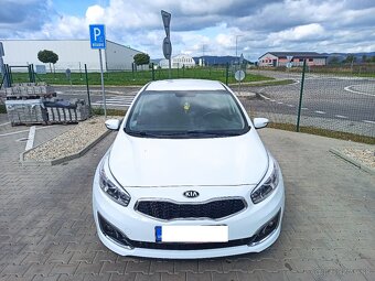 KIA Ceed 1.4 CVVT UEFA edicia Gold+Platinum - 2
