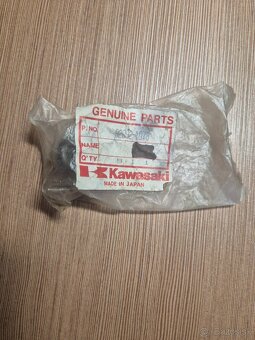 Predám orig. diel Kawasaki 92092-1078 Bushing-rubber kx 65 - 2
