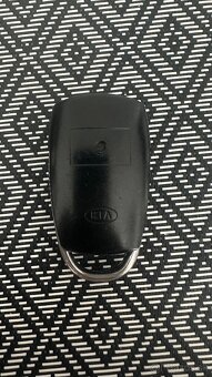 Diaľkový kľúč pre Kia Carnival alebo pod. - 2