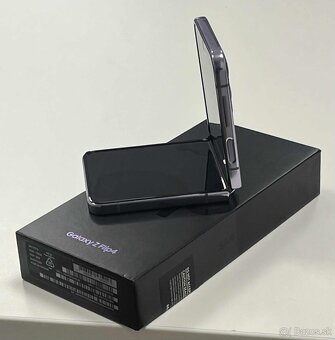 Samsung Z Flip4 8/128GB - 2
