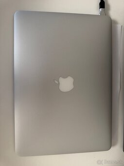 Macbook Air 13 (Early 2015) - 2