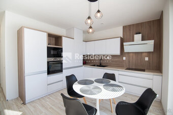 Dvojizbový byt s terasou v areáli Victory Port na prenájom - 2