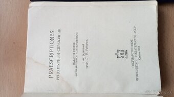 Knihy z lekárskeho prostredia o liekoch. - 2