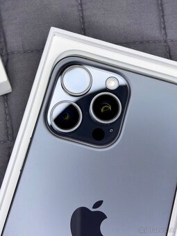 Apple iPhone 15 Pro Max – 256 GB – Black Titanium - 2