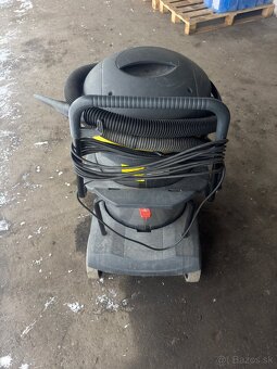 Priemyselný vysávač - 2