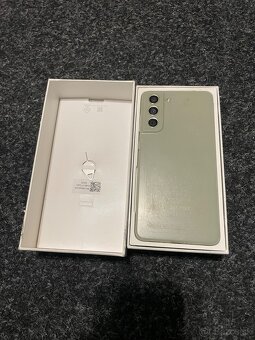 Samsung Galaxy S21 FE 5G - 2