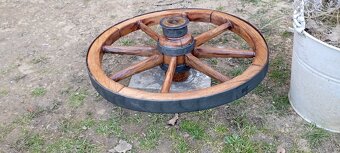 Staré drevené koleso 3 - 2
