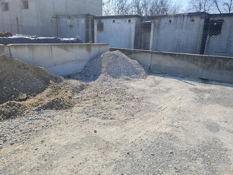 BETÓNOVÉ ZVODIDLÁ - 2