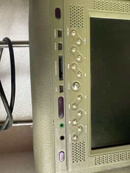 Hlavové opierky s LCD - 2