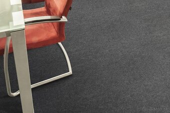 koberec - 2 rolky 4 m x 14 m spolu 112m2 - 2