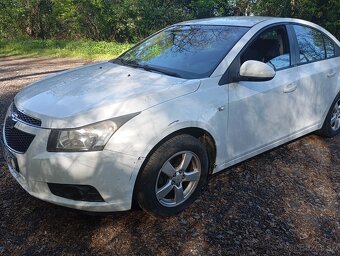 Cruze 1.8 104kw ročník 2011 - 2