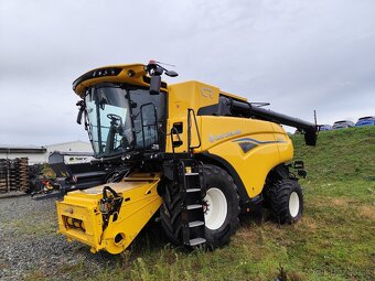 New Holland CR 9.90 - 2