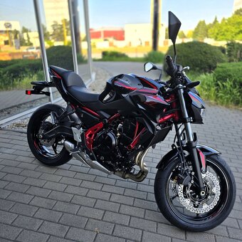 Kawasaki Z650 červená - 2
