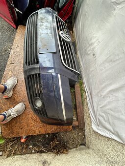 Volkswagen passat b5,5 predny naraznik - 2
