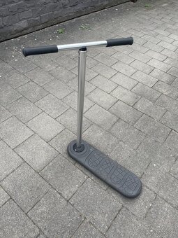 TrampScoot kolobežka na trampolínu - 2
