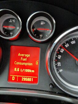 Predám opel insignia 2.0 96kw - 2