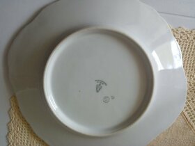 Taniere a servirovacie misy. - 2