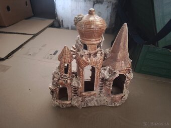 Lacno predám pekný keramický ručne robený nový hrad - 2