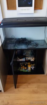 skrinka s akváriom - 2